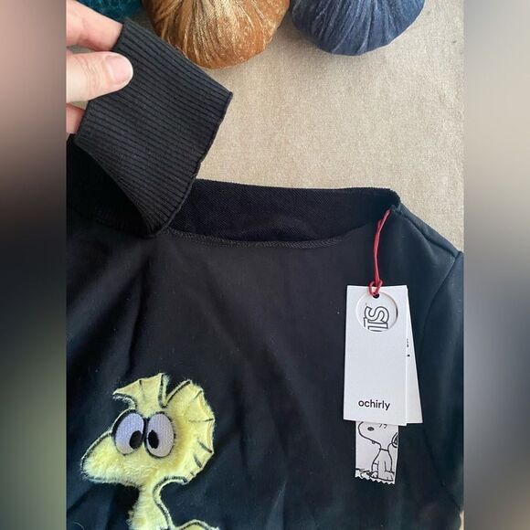Ochirly x peanuts black turtleneck sweater with one shoulder bare size medium - Picture 9 of 15